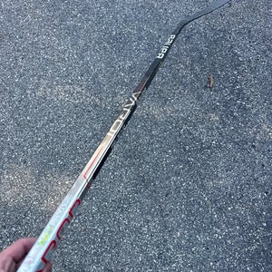 Junior Bauer Vapor Hyperlite Hockey Stick Right Handed P92 30 Flex (Used)