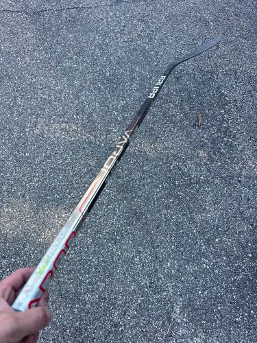 Junior Bauer Vapor Hyperlite Hockey Stick Right Handed P92 30 Flex (Used)