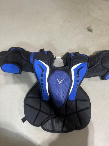 Medium Vaughn Velocity V6 700 Goalie Chest Protector (Used)