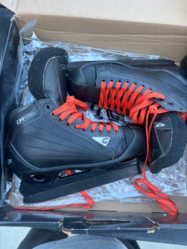 Graf DM1050 Hockey Goalie Skates Regular Width 7 (Used)