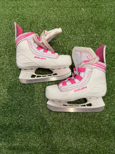Youth Bauer Prodigy Hockey Skates 9 (Used)