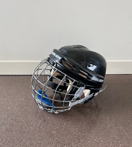 Used Bauer 4500 Size Small Black Hockey Helmet and Cage Combo
