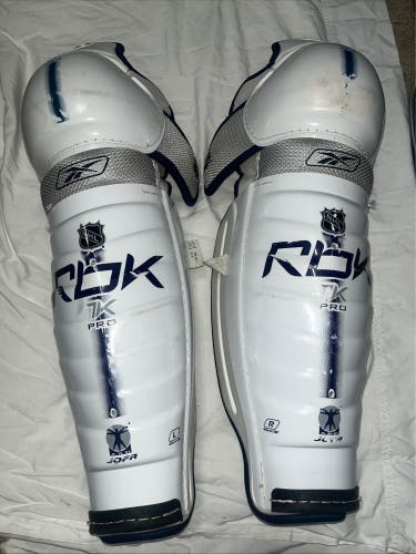 Reebok Pro Stock 7k Pro Shin Pads Size 18 46CM White Blue Hockey