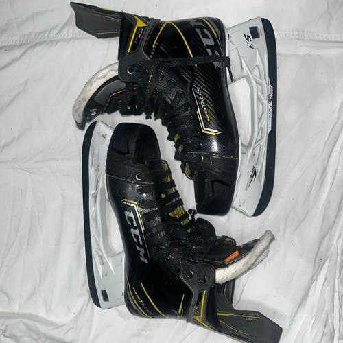 CCM Tacks Vector Plus Hockey Skates 9 (Used)