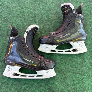 Intermediate Bauer Supreme M5 Pro Hockey Skates (Fit 2) Size 5 (Used)