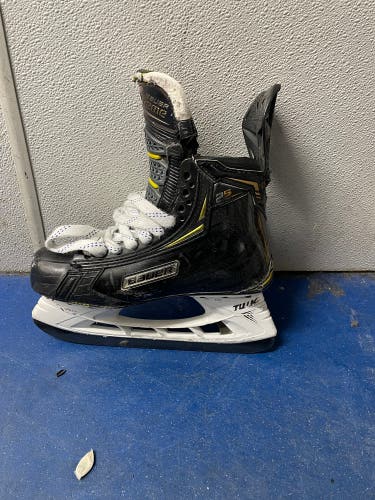 2018 Bauer Supreme 2S Pro Hockey Skates Regular Width 10 (Used)