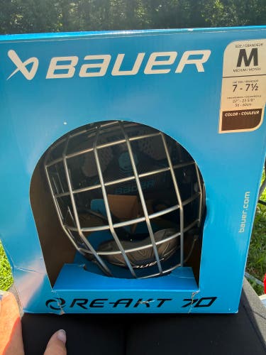 Medium Bauer Re-Akt 70 Helmet (New)