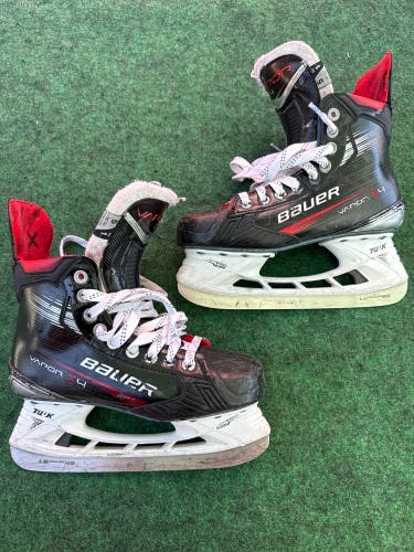 Intermediate Bauer Vapor X4 Hockey Skates (Fit 1) Size 5 (Used)