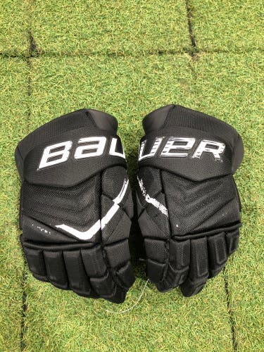 Senior Bauer Vapor Flylite Gloves 13" (Used)