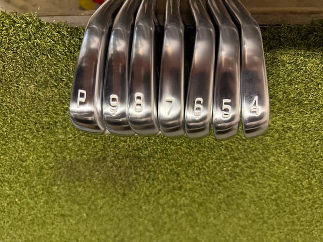 Mizuno Pro 241 4-PW Iron Set, KBS Tour Stiff Flex, RH
