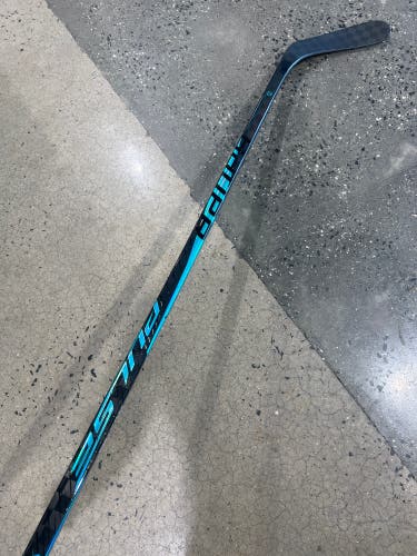 Senior Bauer Pulse Hockey Stick Right Handed P92 77 Flex (New)