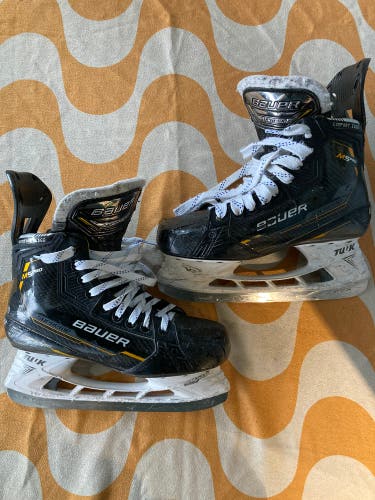 Senior Bauer Supreme M5 Pro Hockey Skates 8.5 (Used)