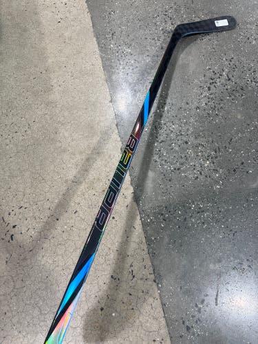 Senior Bauer Nexus Tracer Hockey Stick Right Handed P92 65 Flex (New)