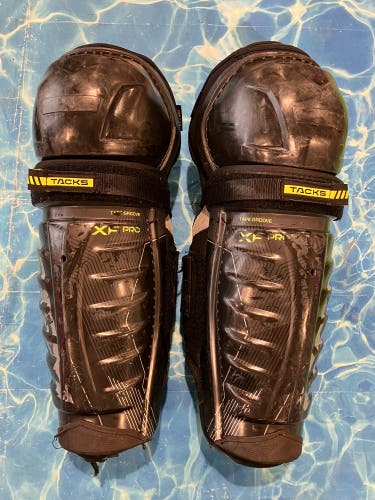 Junior CCM Tacks XF Pro Shin Pads 13" (Used)