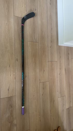 Senior Bauer Twitch Right Handed Hockey Stick P92 77 Flex (Used)