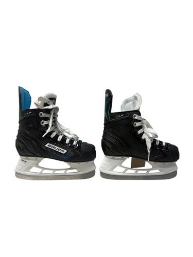 Used Bauer XLP Youth Hockey Skate Black And Royal Blue Youth 11.0 11835-S000211058