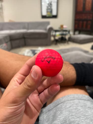 One callaway golf ball