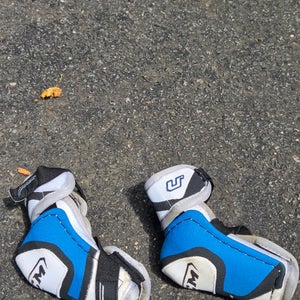 Medium Junior CCM classic Elbow Pads (Used)