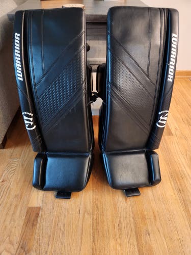 30" Warrior Ritual G6 E+ Goalie Leg Pads (Used)