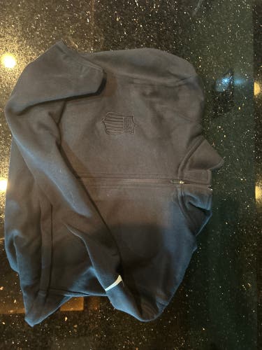 Black 1/4 zip USA Hockey Adult Unisex Small / Medium Nike Sweatshirt (Used)