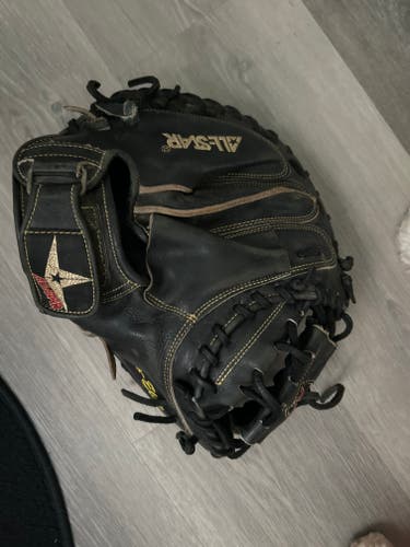 Used All Star RH CM3000SBK Catcher's Glove 33.5" (Used)