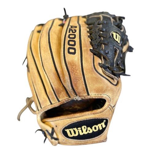 Used Wilson A2000 BB/SB Glove RH Throw White 11 1/4" 11602-S000112267