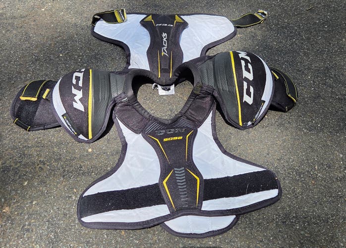Men's Medium Junior CCM Tacks 5092 Shoulder Pads (Used)