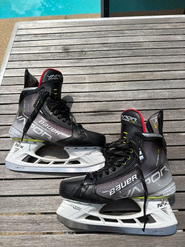 Black/Gray 2022 Bauer Vapor Hyperlite Hockey Skates Wide Width 7.5 (New)