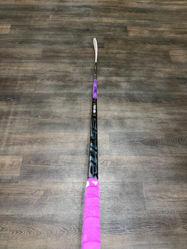 Senior Bauer Pulse Right Handed Hockey Stick P28 70 Flex (Used) - Graffiti