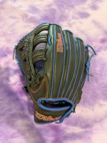 Black Wilson A1000 LH Outfield Baseball Glove 12.25" (Used)
