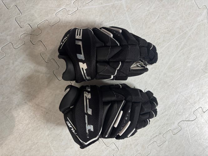 True Catalyst 9x Gloves 10" (Used)
