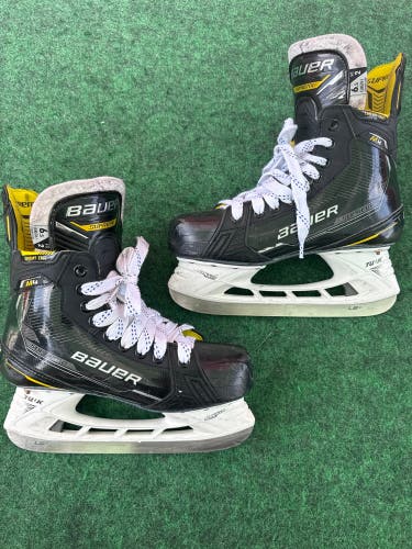 Intermediate Bauer Supreme M4 Hockey Skates (Fit 2) Size 6.5 (Used)
