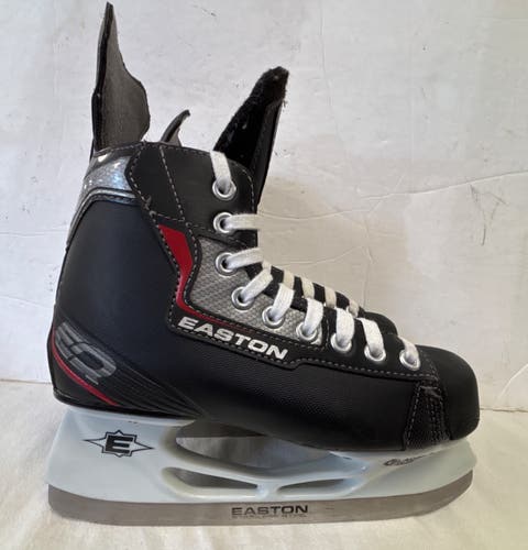 Black Easton Synergy EQ Hockey Skates Regular Width 5 (Used)
