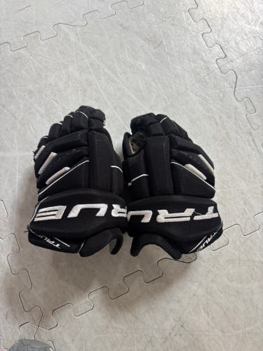 True XC5 Gloves 9" (Used)