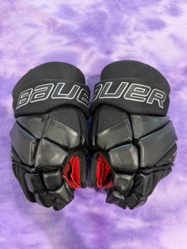 Black Junior Bauer Vapor 3X Gloves 12" (Used)