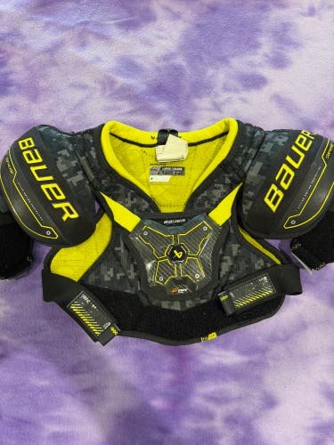 Large Youth Bauer Supreme Mach Shoulder Pads (Used)