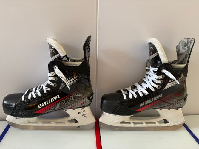 Black Bauer Vapor X3 Hockey Skates - Intermediate 6.5 (Gently Used)
