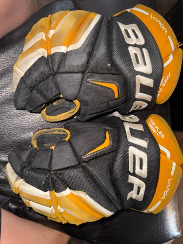 Bauer Vapor Pro Series Gloves 14" (Used)