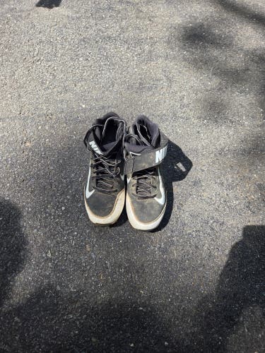 Black Kid's 6Y (Big Kids / Youth) Youth High Top Molded Cleats (Used)
