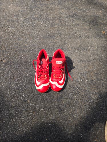Red Kid's 4.5Y (Big Kids / Youth) Youth Nike High Top Molded Cleats (Used)
