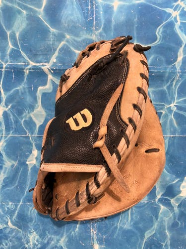 Wilson A2000 RH Catcher's Baseball Glove 33.5" (Used)