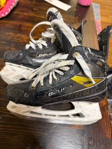 2020 Bauer Supreme 3S Pro Hockey Skates Size 4.5 (Used)