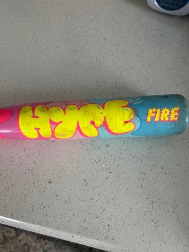 2025 Easton Hype Fire Composite USSSA Certified Bat (-10) 20 oz 30" (Used)