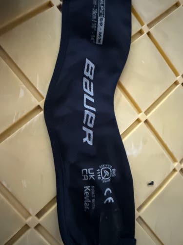 Bauer (Used) s/p-m/m Kevlar Neck Gaurd
