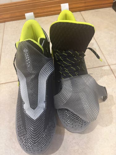 Unisex Size 13.0 (W 14.0) Under Armour High Top (Used)