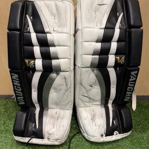 22" Youth Vaughn Velocity V6 Goalie Leg Pads (Used)
