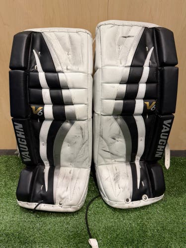 22" Youth Vaughn Velocity V6 Goalie Leg Pads (Used)