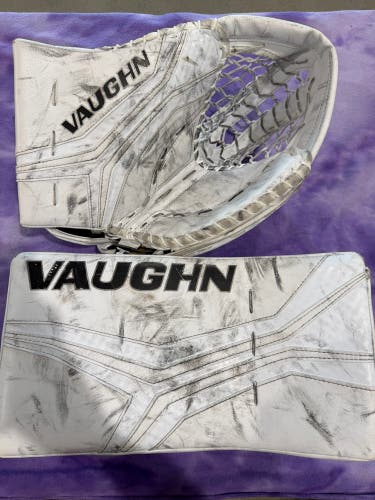 Senior Vaughn V10 Goalie Gloves & Blockers Regular (Used)