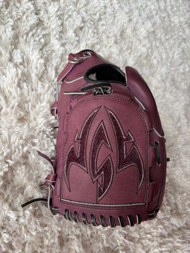 Zett RH Pitcher's Baseball Glove 11.75" (Used)