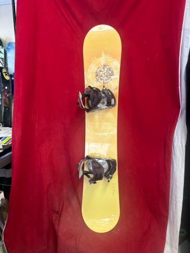 Snowboard: Palmer Halo twin-tip all-mountain snowboard, 149cm.
Bindings: Ride, Sz: M